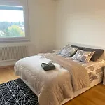 Spacieux deux chambres à 5min de l aéroport