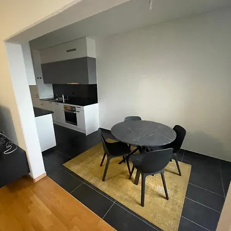 Spacieux Deux A 5min De L Aeroport Apartment *
