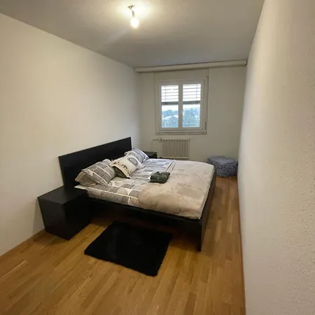 Spacieux Deux A 5min De L Aeroport Apartment