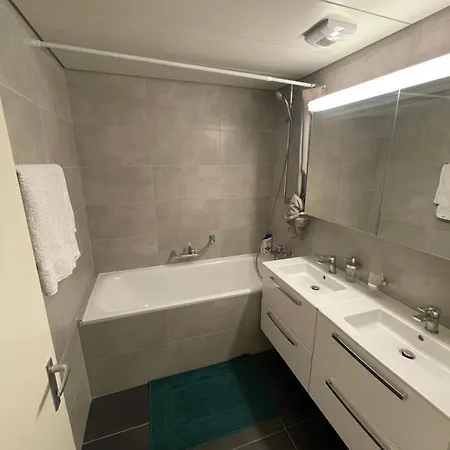 Spacieux Deux A 5min De L Aeroport Apartment *